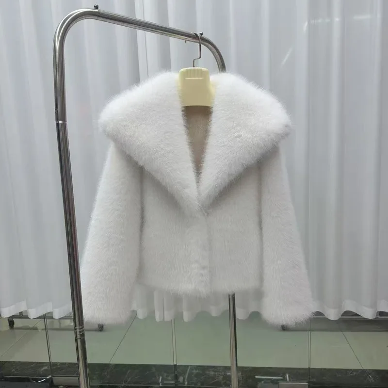 

Outerwear Short Fox Fur Imitation Coat Fashionable Versatile Winter Atmosphere Short Fox Fur Imitation Lapel Coat High Fashion