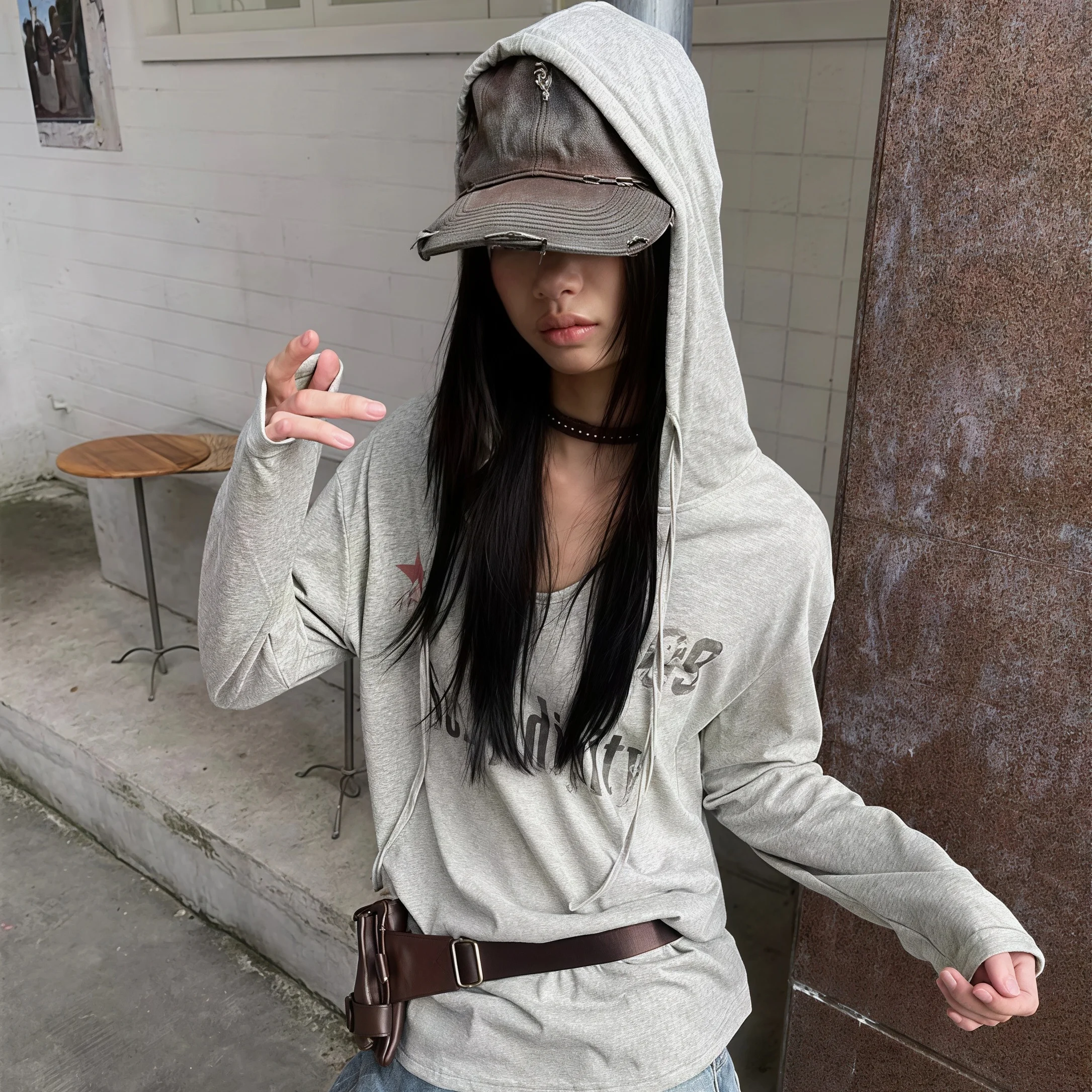 Damen Y2K Vintage Kapuzen-Langarm-T-Shirt mit V-Ausschnitt, Buchstaben- und Sternen-Print, lockerer Hoodie mit Kordelzug, Streetwear-Tops – Detail 2