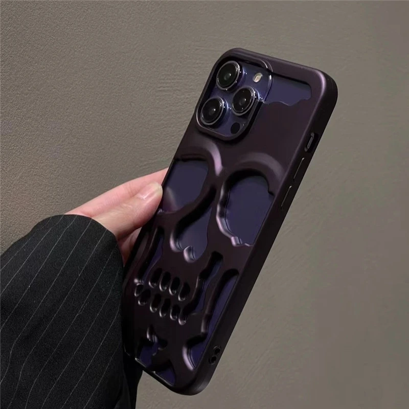 Funda de teléfono con calavera hueca mate galvanizada para iPhone 17 16 15 14 13 12 11 Pro Max 17air cubierta suave