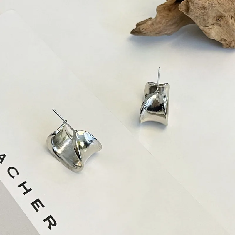 Simple Metal Fashion Width Hoops C Shape Temperament Statement Earrings image 5