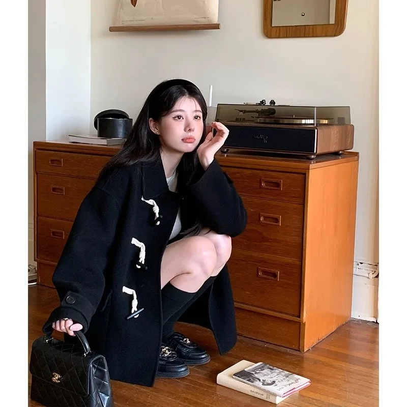 

Высококачественное короткое шерстяное пальто с роговой пуговицей для женщин, осенне-зимнее новое утолщенное шерстяное пальто небольшого размера с хлопковой подкладкой