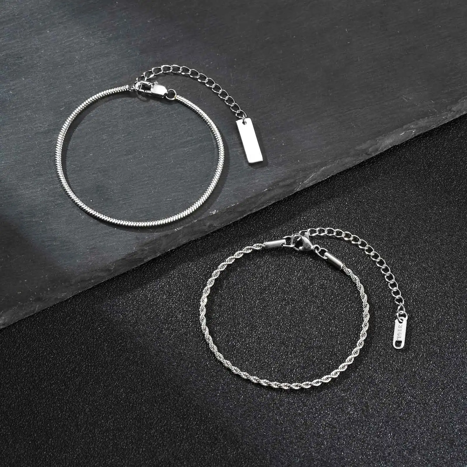 2 Stück Edelstahl-Kettenarmband für Männer und Frauen, wasserdichtes, silberfarbenes, dünnes Kettenarmband, trendiges Unisex-Metallketten-Geschenk – Detail 4