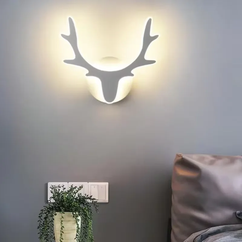 Simple Deer Head Wall Lamp Modern Study Bedroom Bedside Lamp Warm Creative Living Room Hotel Aisle Decoration LED Wall Lamp