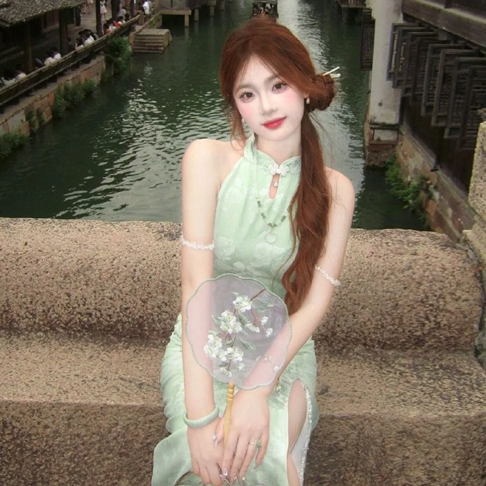 novo-vestido-cheongsam-verde-estilo-chines-aprimorado-para-mulheres-qipao-retro-elegante-com-gola-halter-para-o-verao-vestido-bodycon-sexy-de-caimento-justo