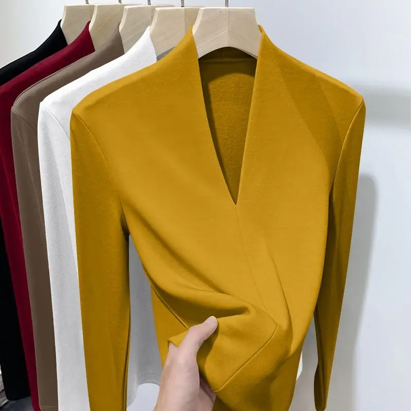 خريف شتاء جديد كم طويل تي شيرت المرأة الصلبة الخامس الرقبة زائد المخملية رشاقته الدافئة موضة سليم البلوفرات قاع قميص بلايز