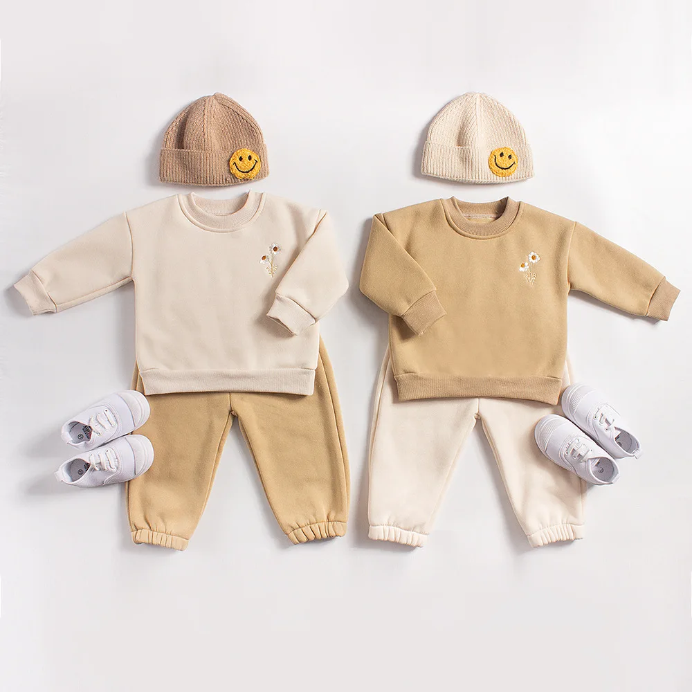 Autumn and winter fleece-lined children's embroidered casual sweatshirt set, two-piece outfit for infants and toddlers