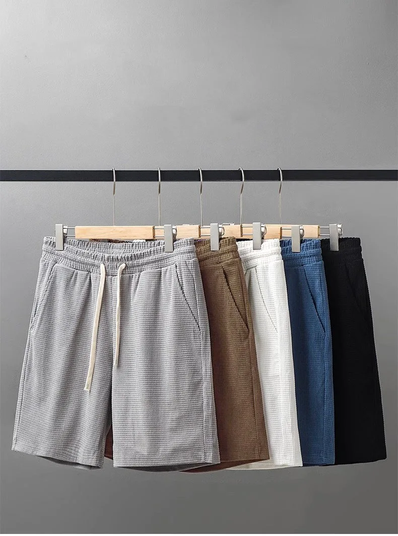 Männer Shorts Einfarbig Mittlere Taille Sommer Bewegung Waffel Textur Tiefem Schritt Kordelzug Männliche Shorts Lose Knie Länge Casual Kurze – Detail 2