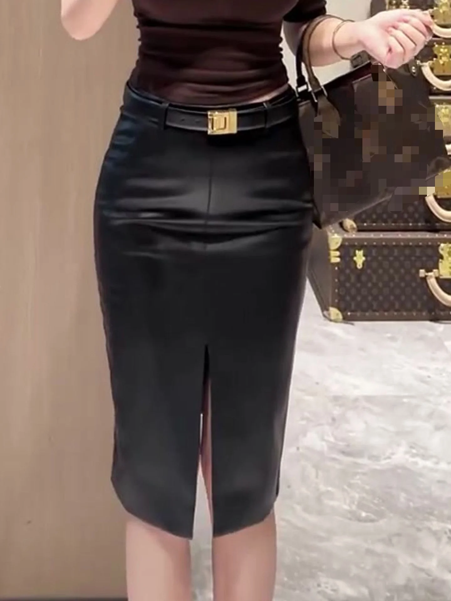 Retro High Waist Black Asymmetrical Leather Skirt Women's Fashionable Versatile Slimming A-Line  Skirt for Autumn 2026