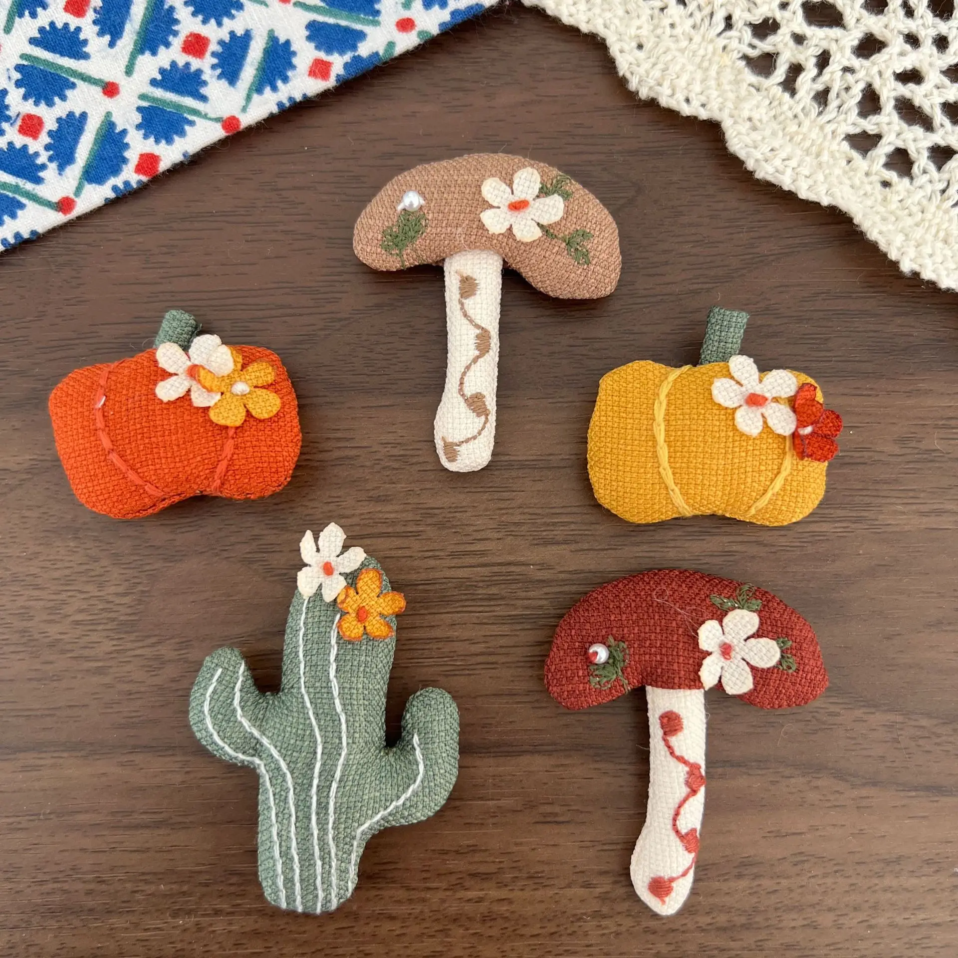 Brooch Pin Rustic Cartoon Pumpkin Cactus Plush Filled Fabric for Scarf Shoes Socks DIY Craft Material Lightweight