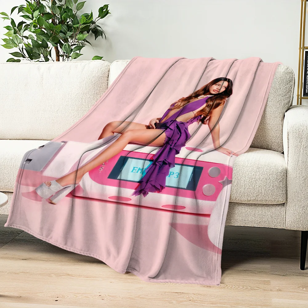 بطانية موسيقى Singer E-Emilia Mernes Mp3 صديقة للبشرة مريحة ودافئة ناعمة من القطيفة مناسبة للأريكة وغرفة المعيشة والمكتب وغرفة النوم