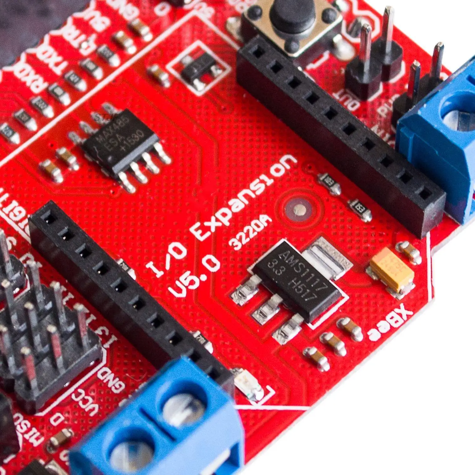 The Xbee Sensor expansion board V5 includes an RS485 BLUEBEE Bluetooth interface for the UNO-R3 extension