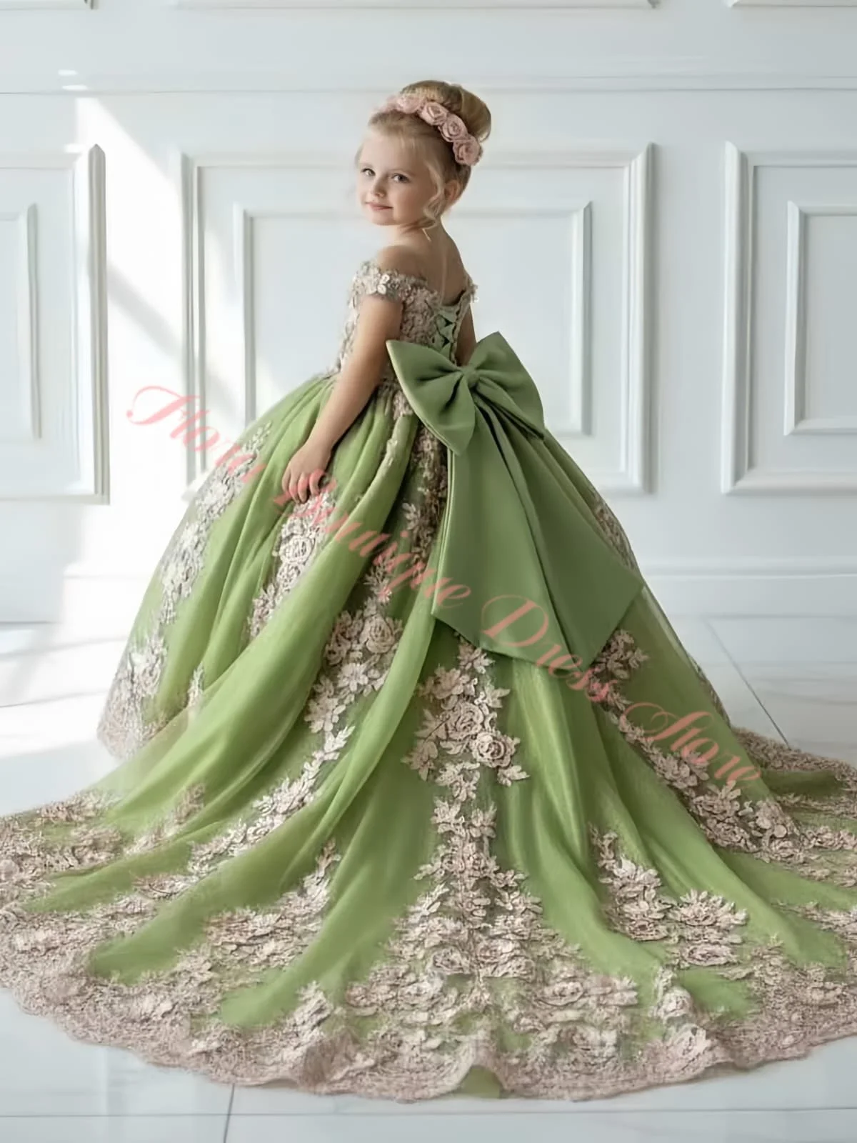 Princess Green Off Shoulder Flower Girl Dress for Wedding Kid Appliqued Tulle Pageant Dress Birthday Party Ball Gown