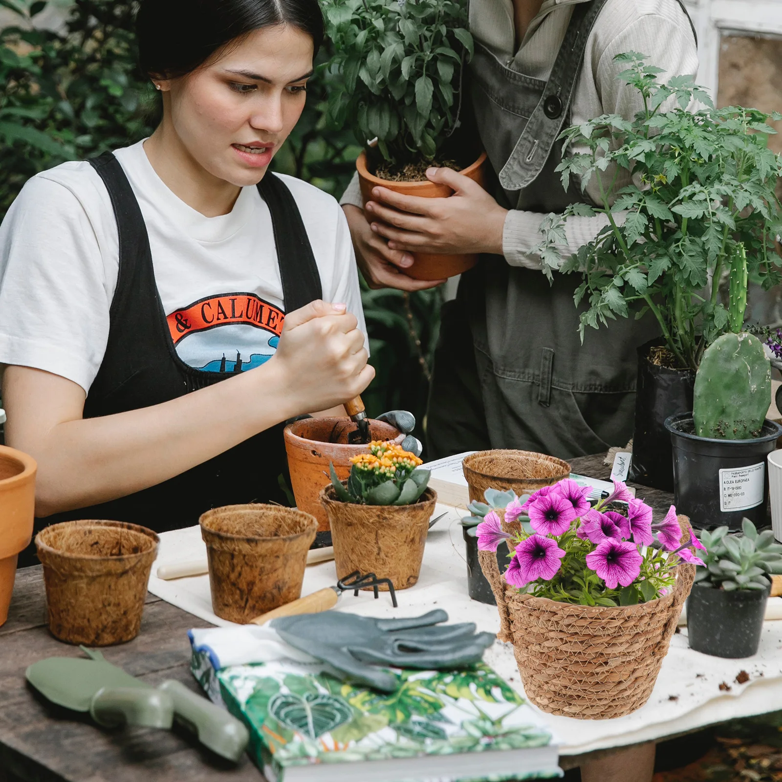 

Woven Planter Basket Exquisite Craftsmanship Multi-Purpose Storage Organizer Home Garden Decor Indoor Outdoor Plants