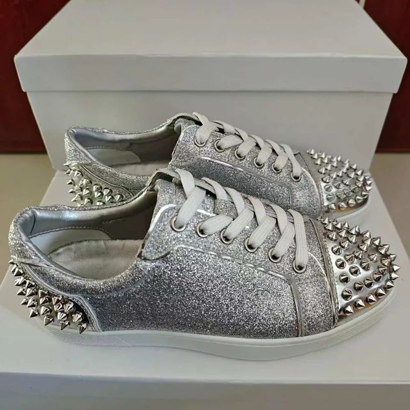 حذاء رجالي هيب هوب فاسق مرصع باللون الفضي والجلد الطبيعي حذاء برباط علوي حذاء مسطح مصمم أحذية رياضية نسائية عصرية