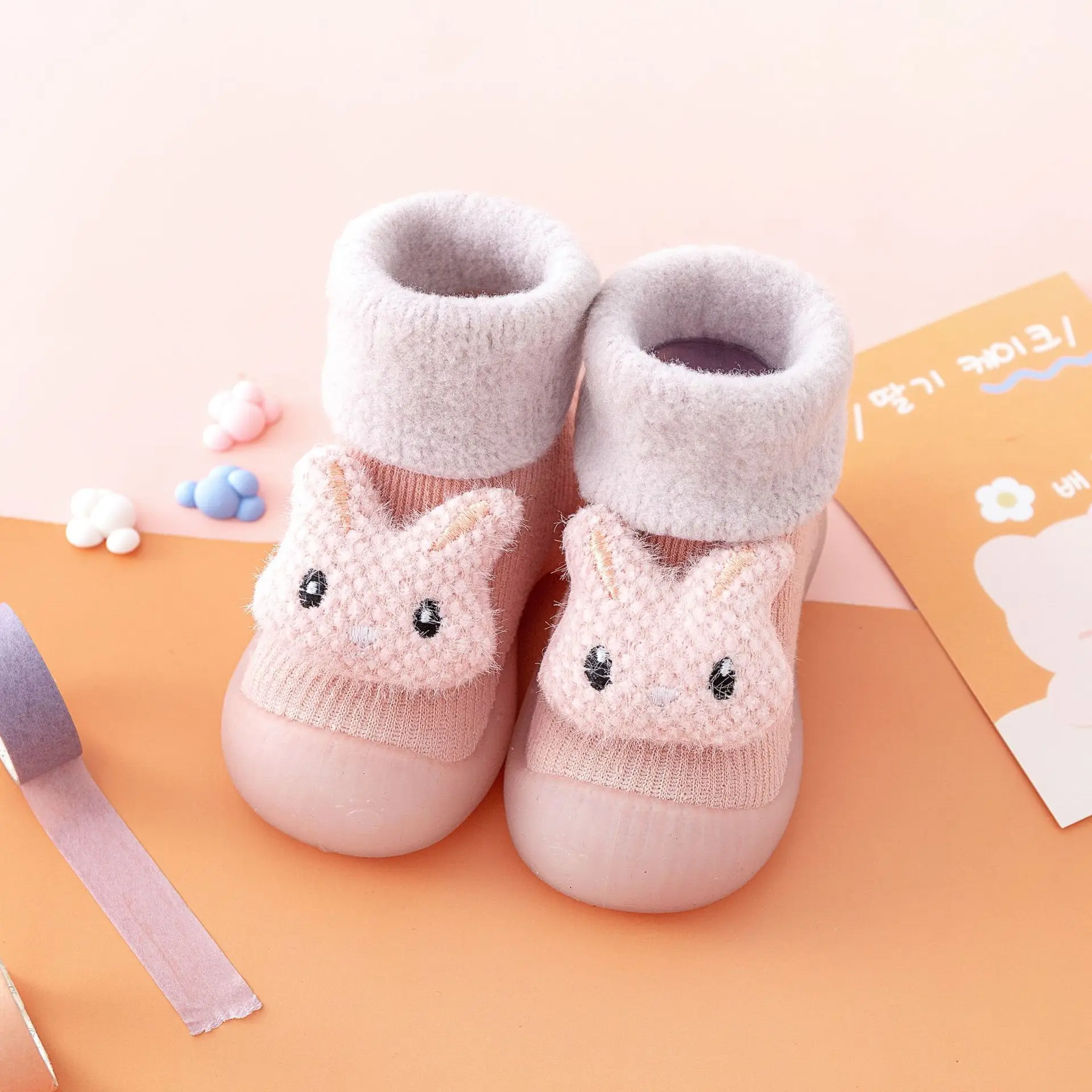 New style velvet thickened soft sole autumn and winter high-top non-slip toddler shoes for nursery room