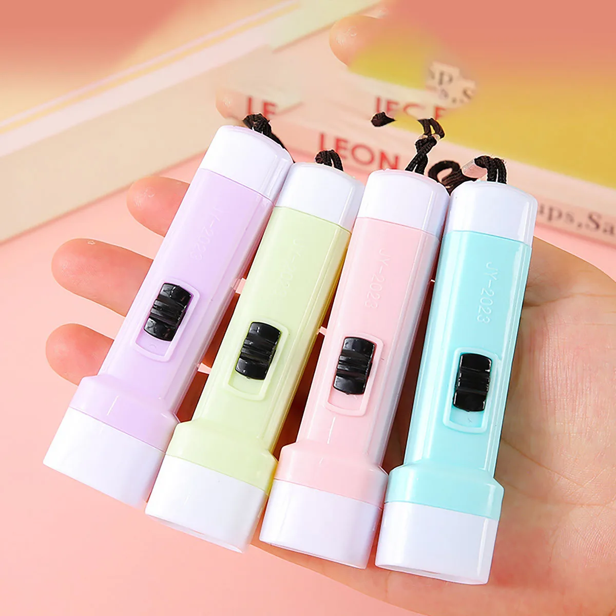 12/24 pièces LED Mini lampe de poche enfants fête d'anniversaire fête de mariage cadeau d'invité Halloween noël carnaval fête faveur décoration