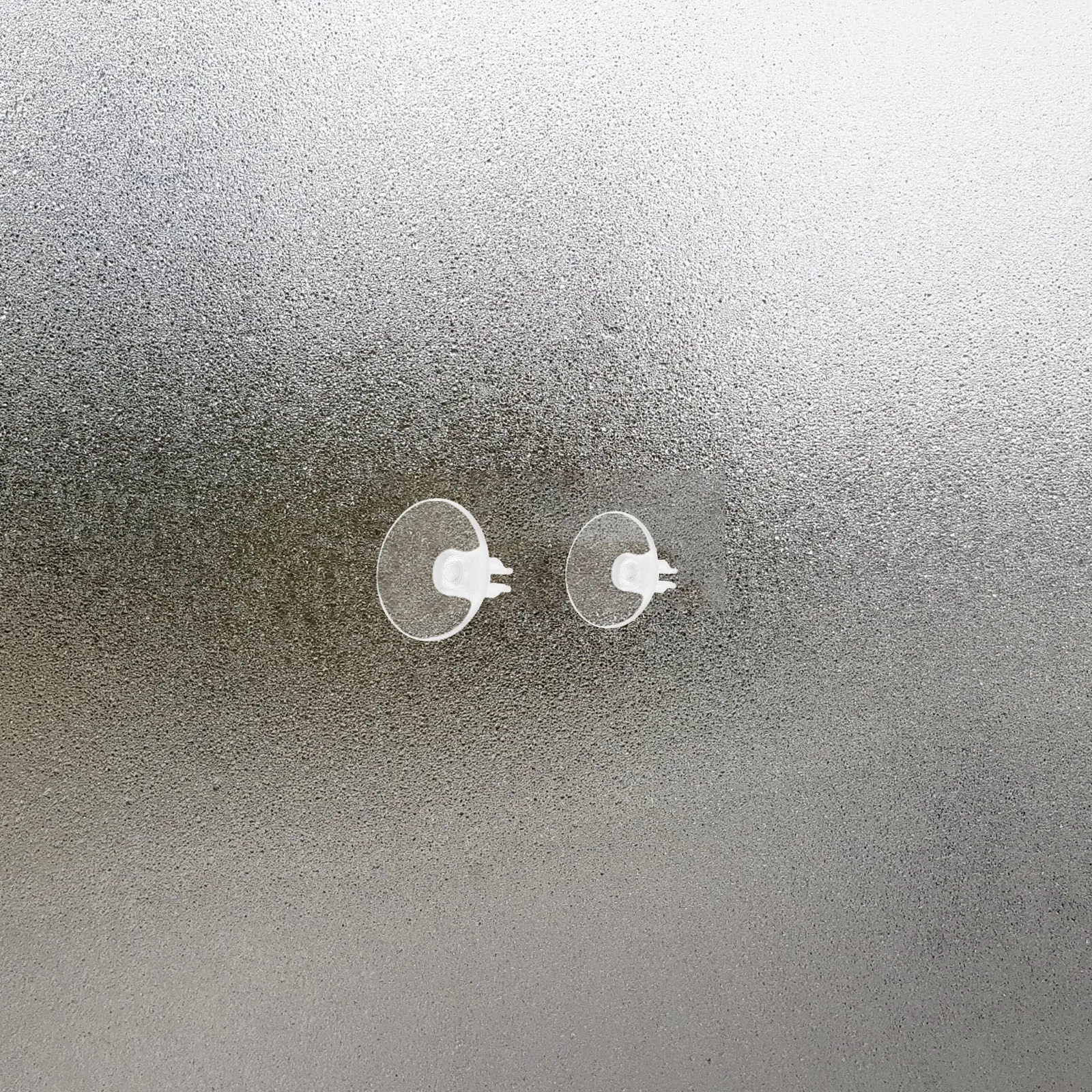 

20pcs Stand Clear Glass Hooks Holders Holiday Decoration String Clips Reusable Strong Hanging Suction Cup Clips For Outdoor