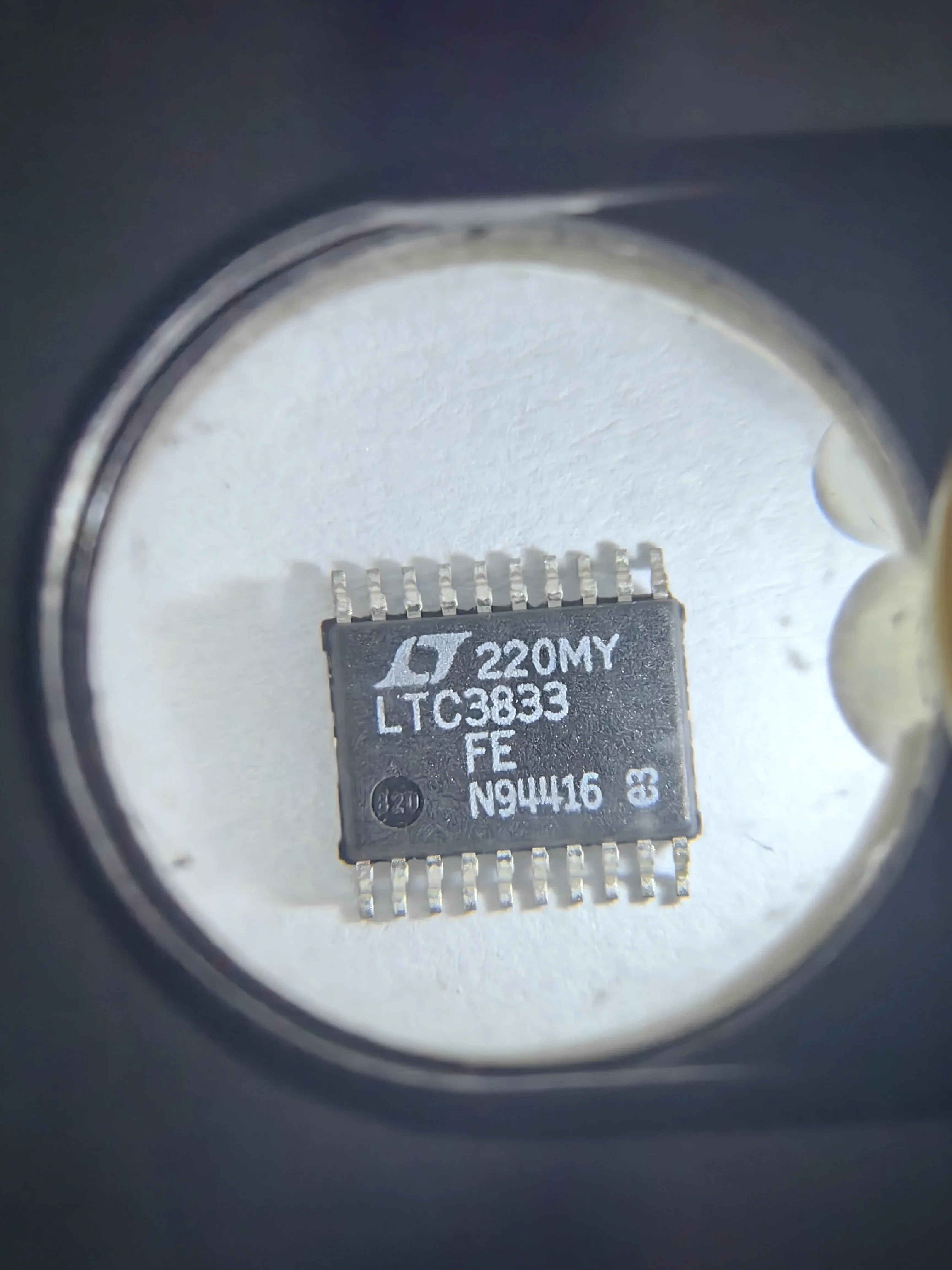 LTC3833EFE LTC3833IFE LTC3833EUDC LTC3833IUDC LTC3833 - Fast Accurate Step-Down DC/DC Controller with Differential Output