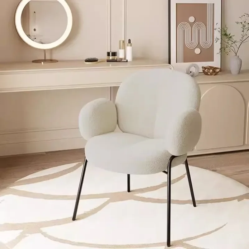كراسي تناول الطعام بتصميم عصري عرش الزفاف كراسي تناول الطعام الفاخرة للحفلات الاسكندنافية أثاث منزلي مريح وبسيط