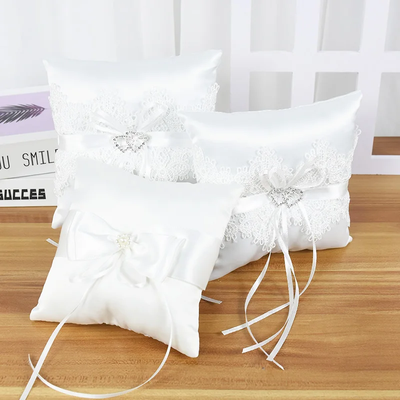 

Bridal Wedding Ceremony Party Ribbon Bow Pearl Lace Ring Pillow Cushion Bearer for Engagement Marriage Proposal Decoration