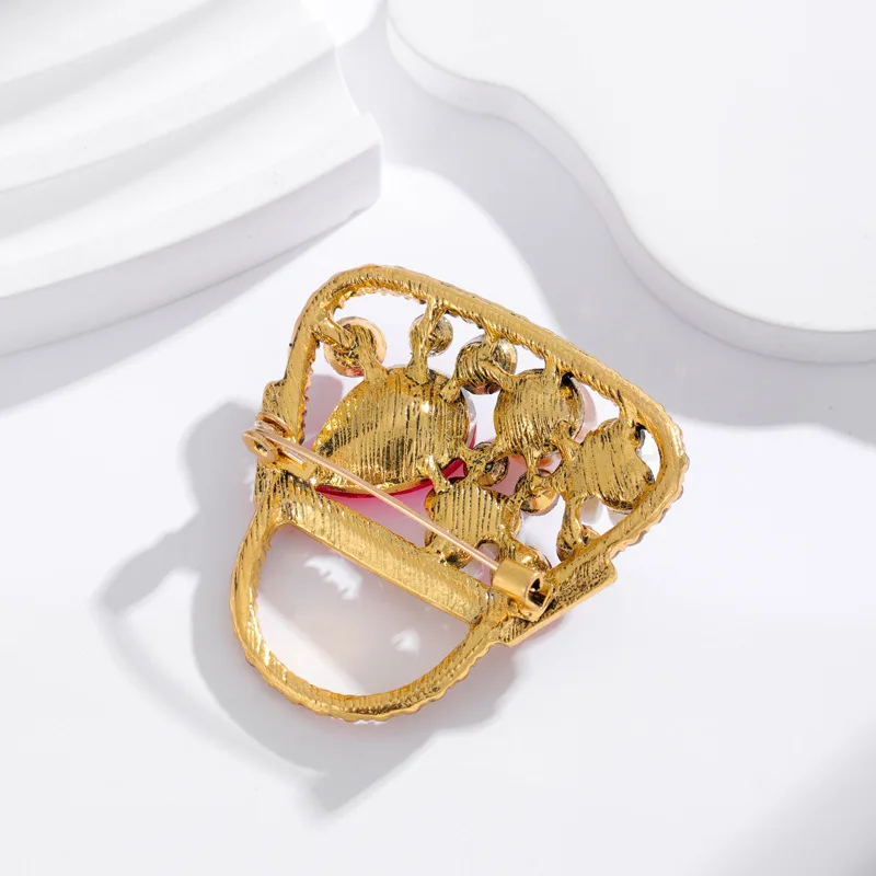 Cute Delicate Vintage Bag Crystal Pearl Brooch Women\'s Fashion Pin Clothes Collar Pin Accessories Jewelry Gifts