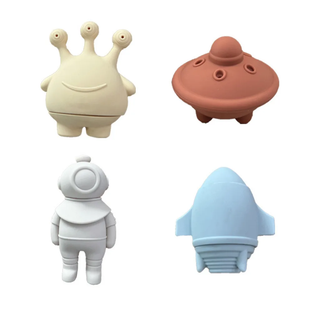 Space UFO Water Gun Toy for Kids Press Shoot Flying Saucer Spray Toy Outdoor Water Battle Game for Pool Beach Play