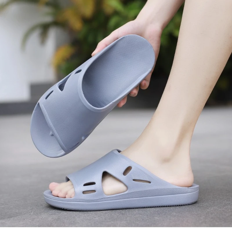 

New Summer Lightweight Solid Color Simple Design Anti-slip Casual and Simple Men's Large-sized Indoor Anti-slip Beach Sandals