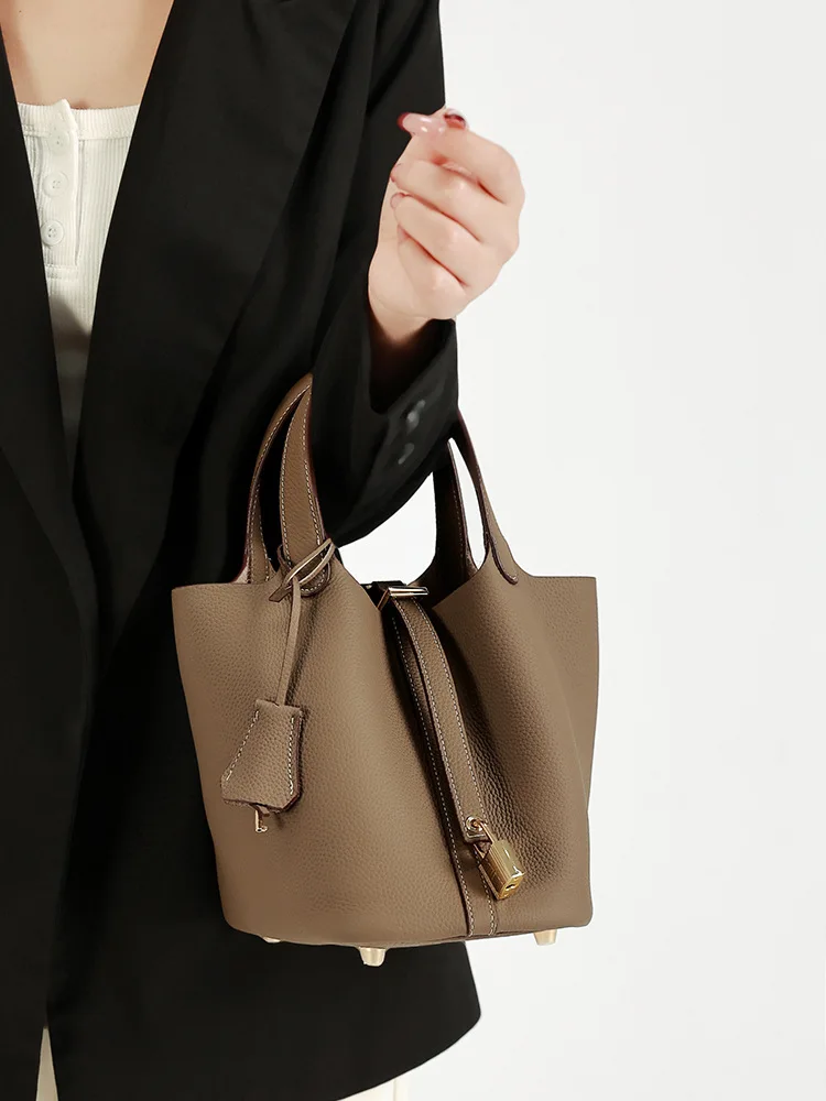 

Top Grain Leather Bag,New genuine leather ladies' bags,Vegetable Basket Bucket Bag,Vintage Versatile Fashion Handbag,Bag2026Clas