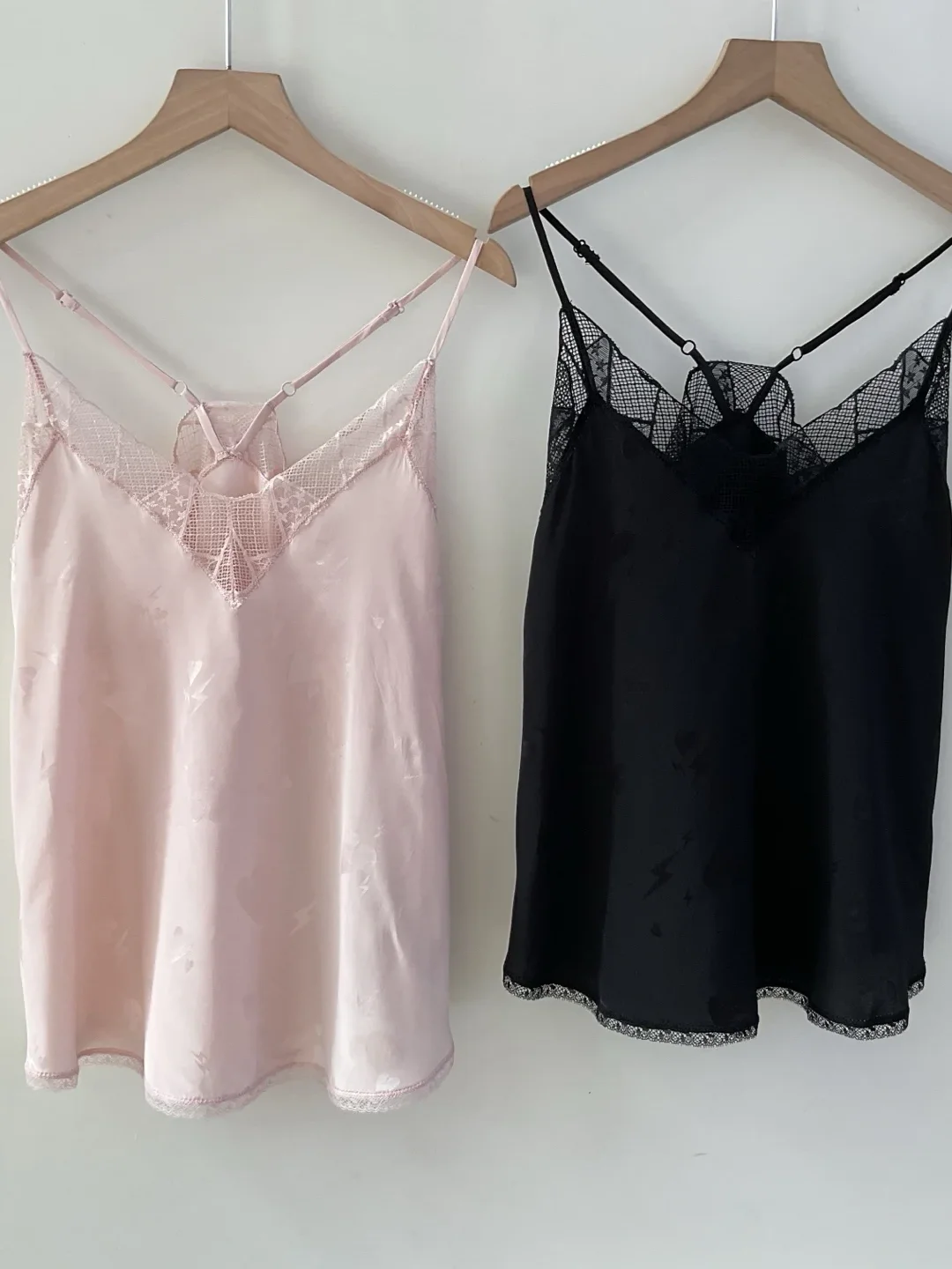 

Heart Shaped Jacquard Women's 100% Silk Camisole Summer 2025 Lace Stitching V-Neck Sleeveless Fashion Ladies Sling Tops
