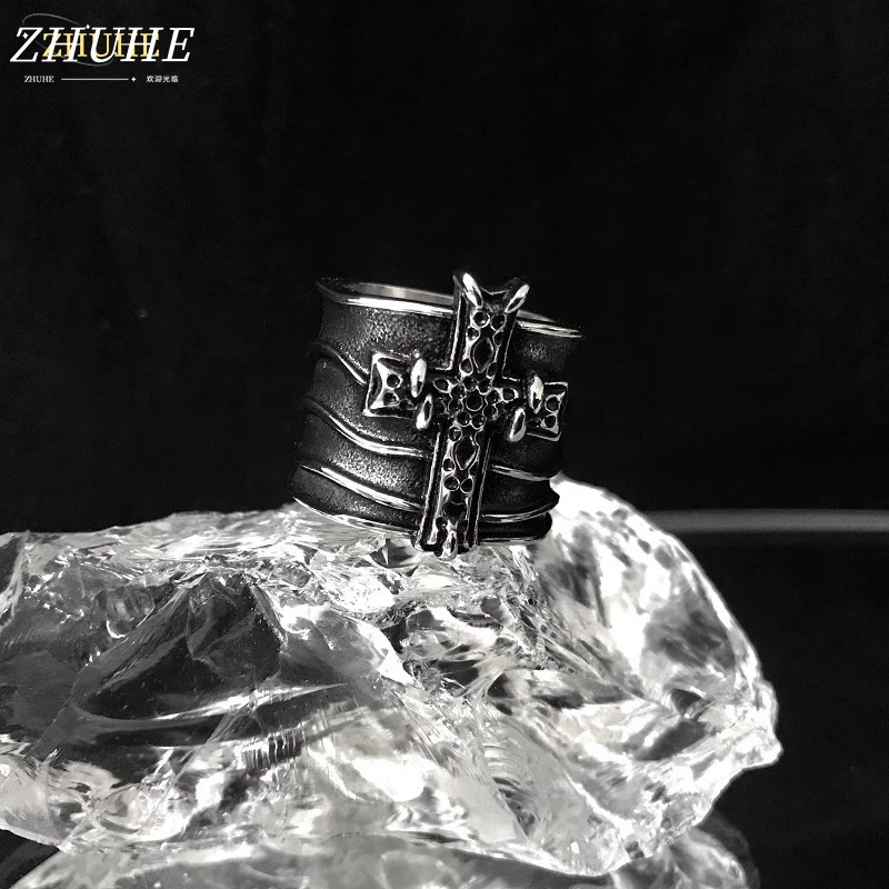 

The Cross-shaped Ring In A New Gothic Style, Made Of Titanium Steel And Not Fading, Is A Neutral Carnival Jewelry Accessory