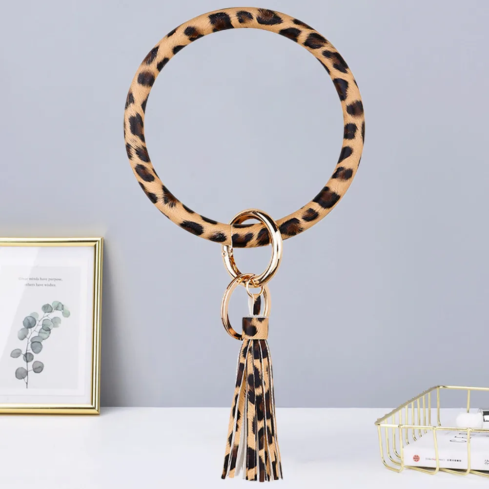 1Pcs Fashionable Leopard Pattern Keychain PU with Metal Alloy Clip and Graceful Tassel Ideal for Women Keys Organization