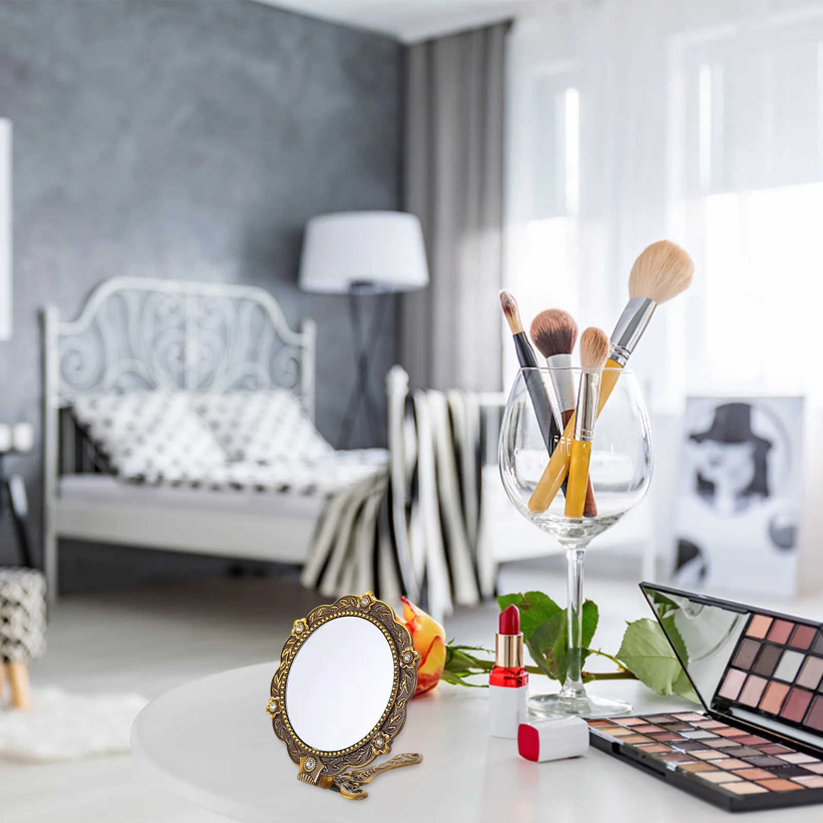 Compacte vintage handspiegel van hoge kwaliteit met retrostijl, perfect voor professionele make-upartiesten