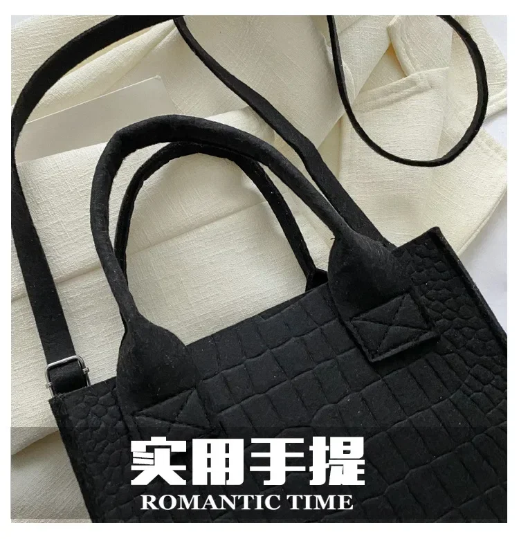 Women Small Square Bag 2024 New Simple And Versatile Casual Handbag Fashion Popular Felt Oneshoulder Messenger Bag