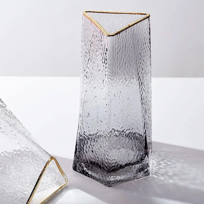 Light luxury style modern and simple transparent glass vase with Phnom Penh