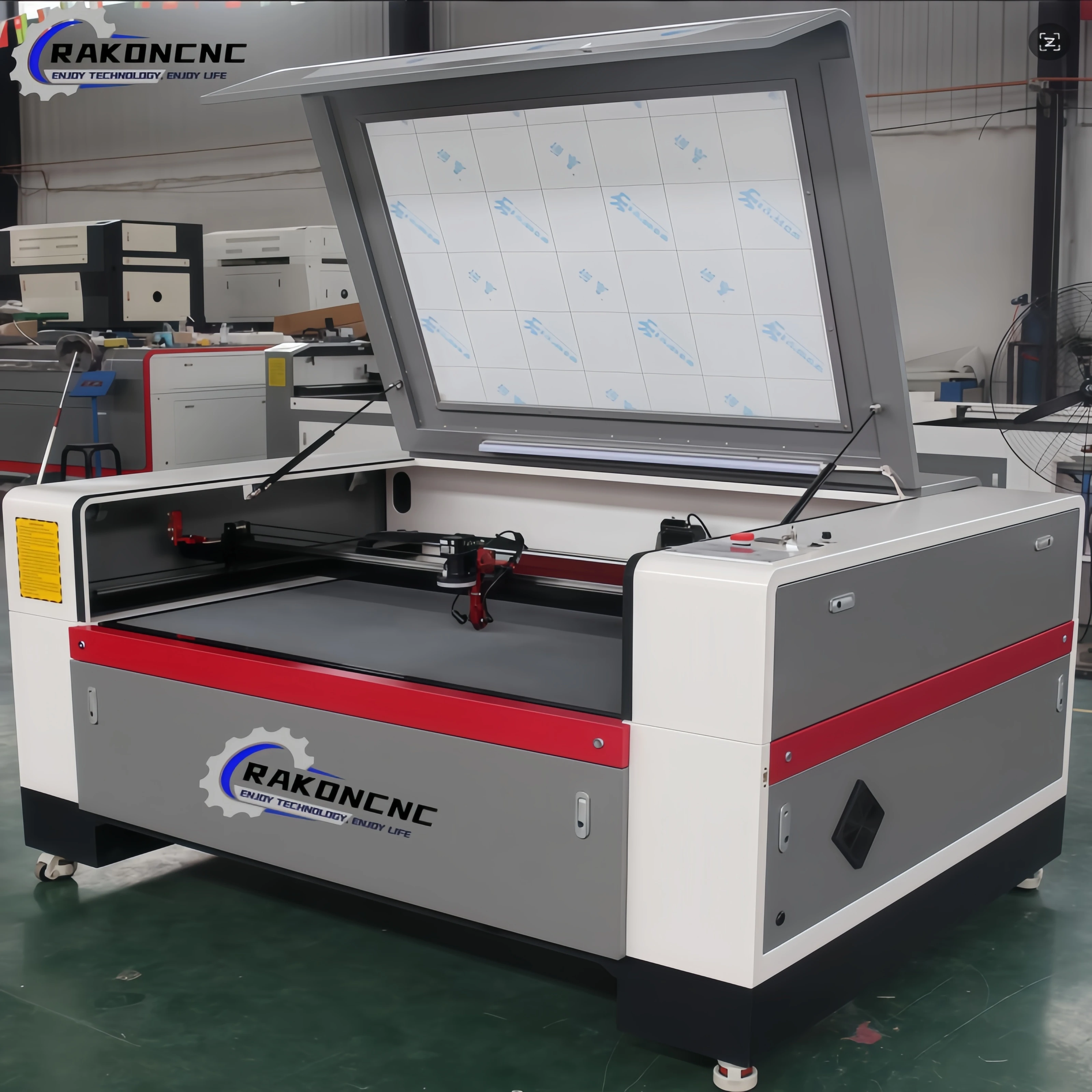 Macchina da taglio laser da tavolo 1390 ad alta precisione 80W 100w Fresatrice per incisione laser Reci Co2 60W CNC 6040 6090 in vendita