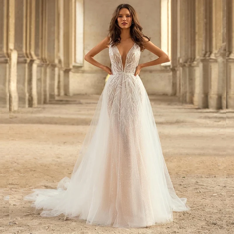 

Elegant Spaghetti Straps Wedding Dresses Deep V Neck Bridal Gown A-Line Illusion Tulle Open Back Train Vestidos De Noiva