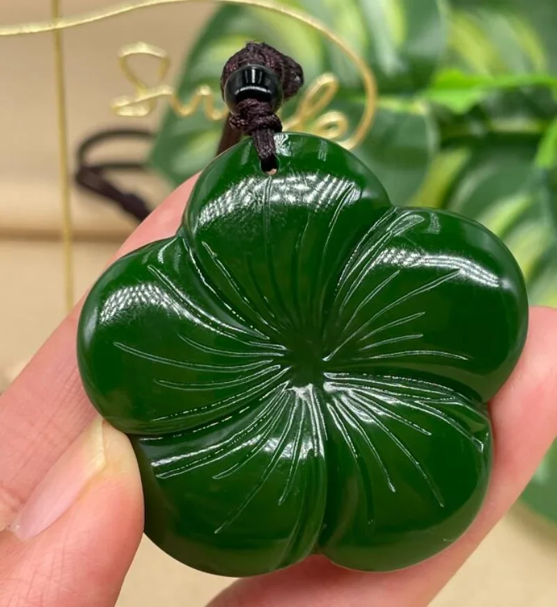 Natural Green Chinese Jade Clover Pentagonal Flower Pendant Necklace Fashion Accessories Charm Jewelry Carved Amulet Gifts Women
