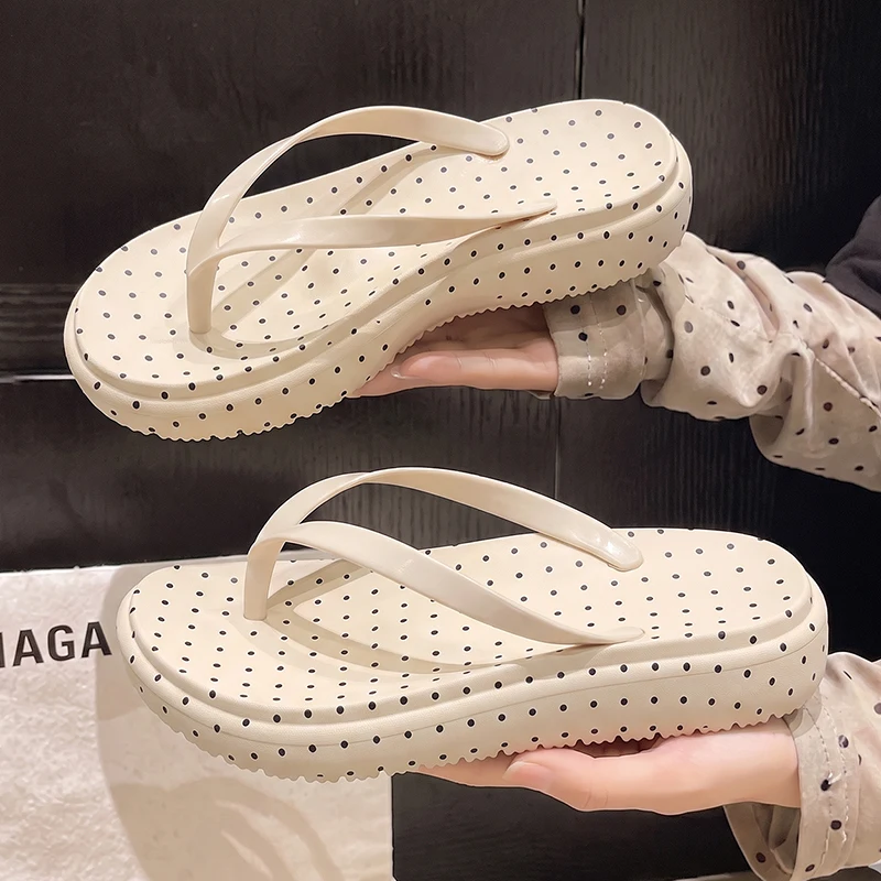 Sexy Leoparden-Clip-Toe-Sandalen für den Sommer, Damen-Strand-Sandalen mit dicker Sohle, gepunktete Plateau-Flip-Flops, leichte Damen-Slides für den Alltag. – Detail 9