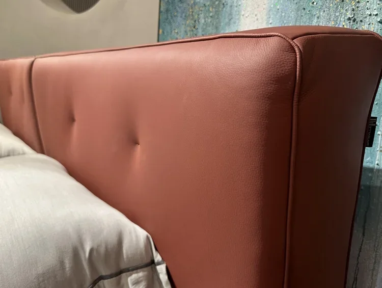 

-Custom Italian Bed Villa Bed Latest Contemporary Home Italia 1.8m Master Bedroom Wedding Bed