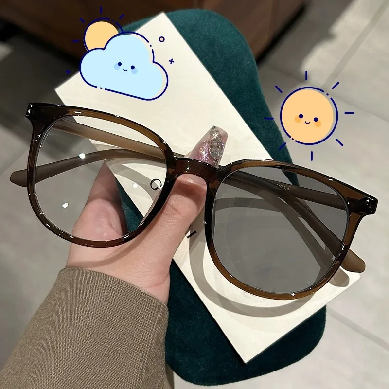 Photochrome Anti-Strahlungs-Brille für Damen und Herren, einfache ovale Anti-Blau-Übergangsbrille, Outdoor-Sonnenbrille