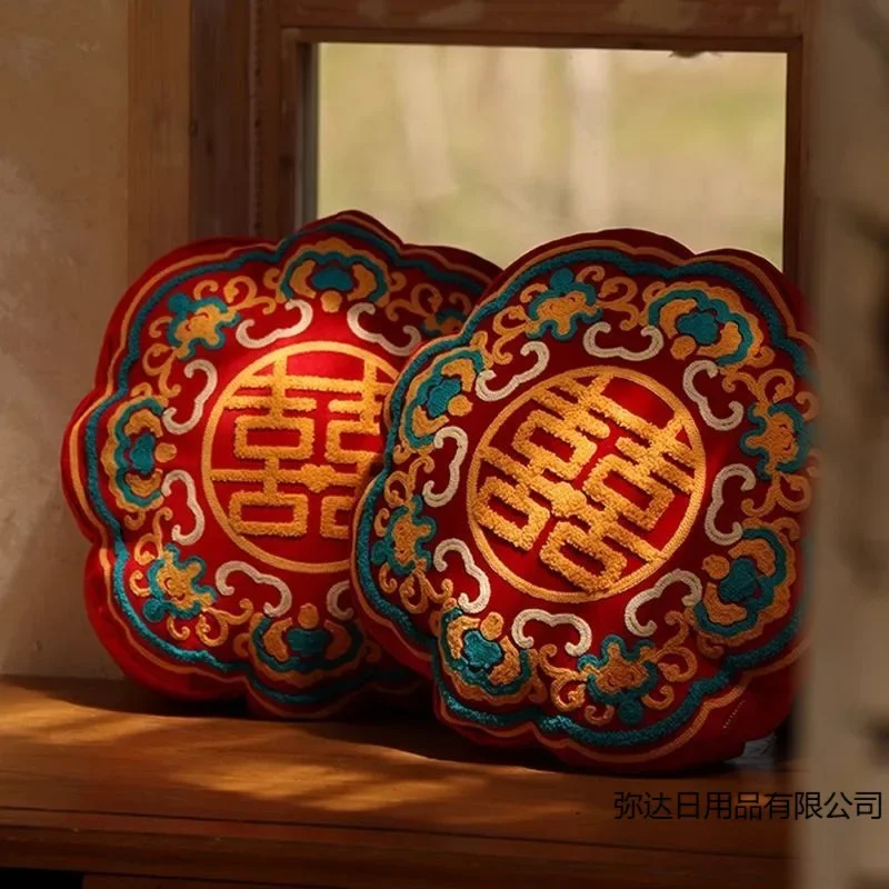 كلمة سعيدة رمي وسادة زوج الزفاف ترتيب غرفة الزفاف الصحافة السرير وسادة حمراء هدية الزفاف الخطوبة