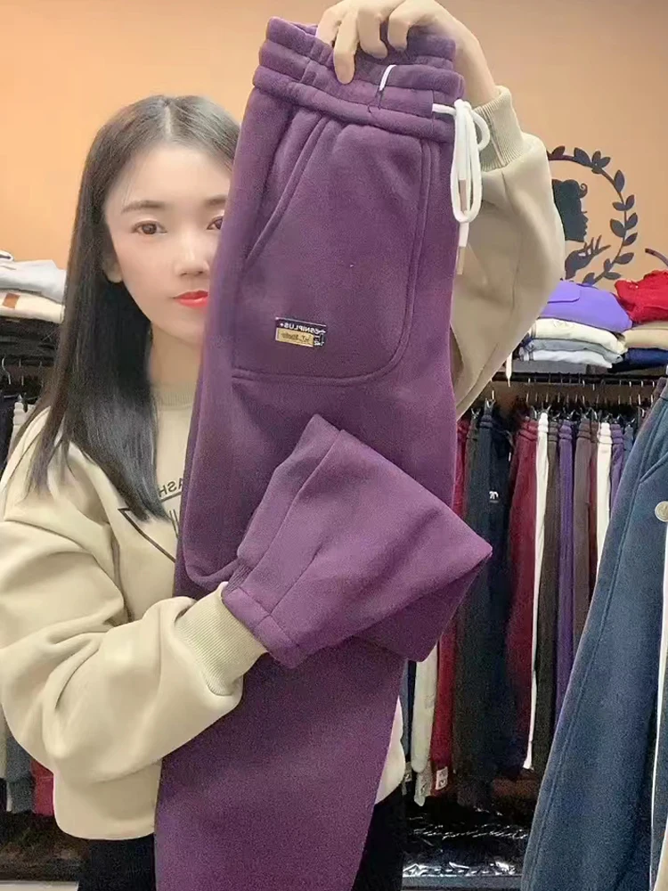 

Утепленные хлопковые спортивные брюки свободного кроя для женщин, осенне-зимние, на хлопковой подкладке, с нескользящим велюровым покрытием, гармоничные, стильные