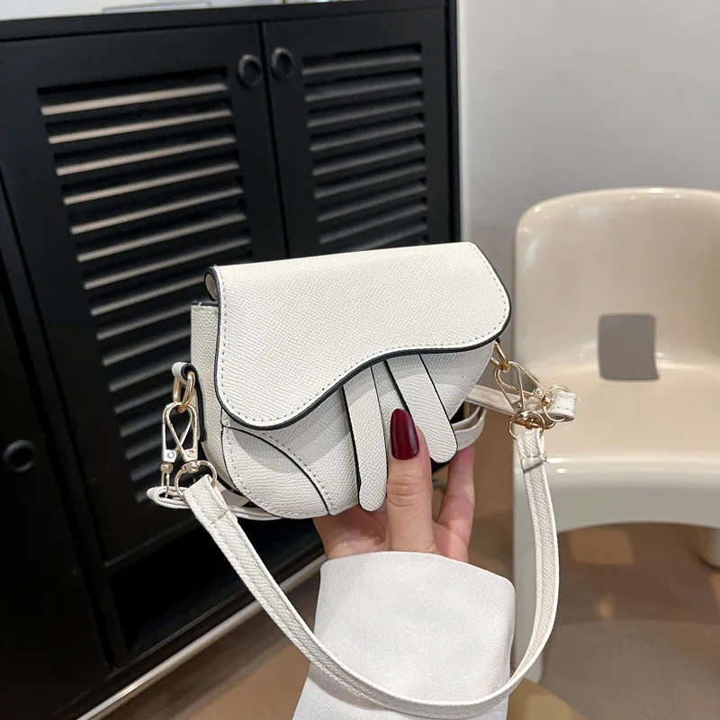 

2025 Spring Vintage Saddle Bag, Commuter Shoulder Purse for Women, Fashion Crossbody Tote, Minimalist Day-to-Night Bag, Textured