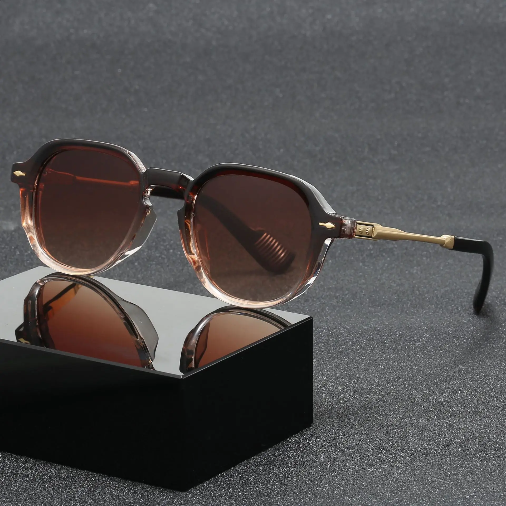 2025 Neue Farbverlauf-Sonnenbrille Unisex Mode Retro UV-Schutz Brillen Vielseitige Outdoor-Eyewear – Detail 2