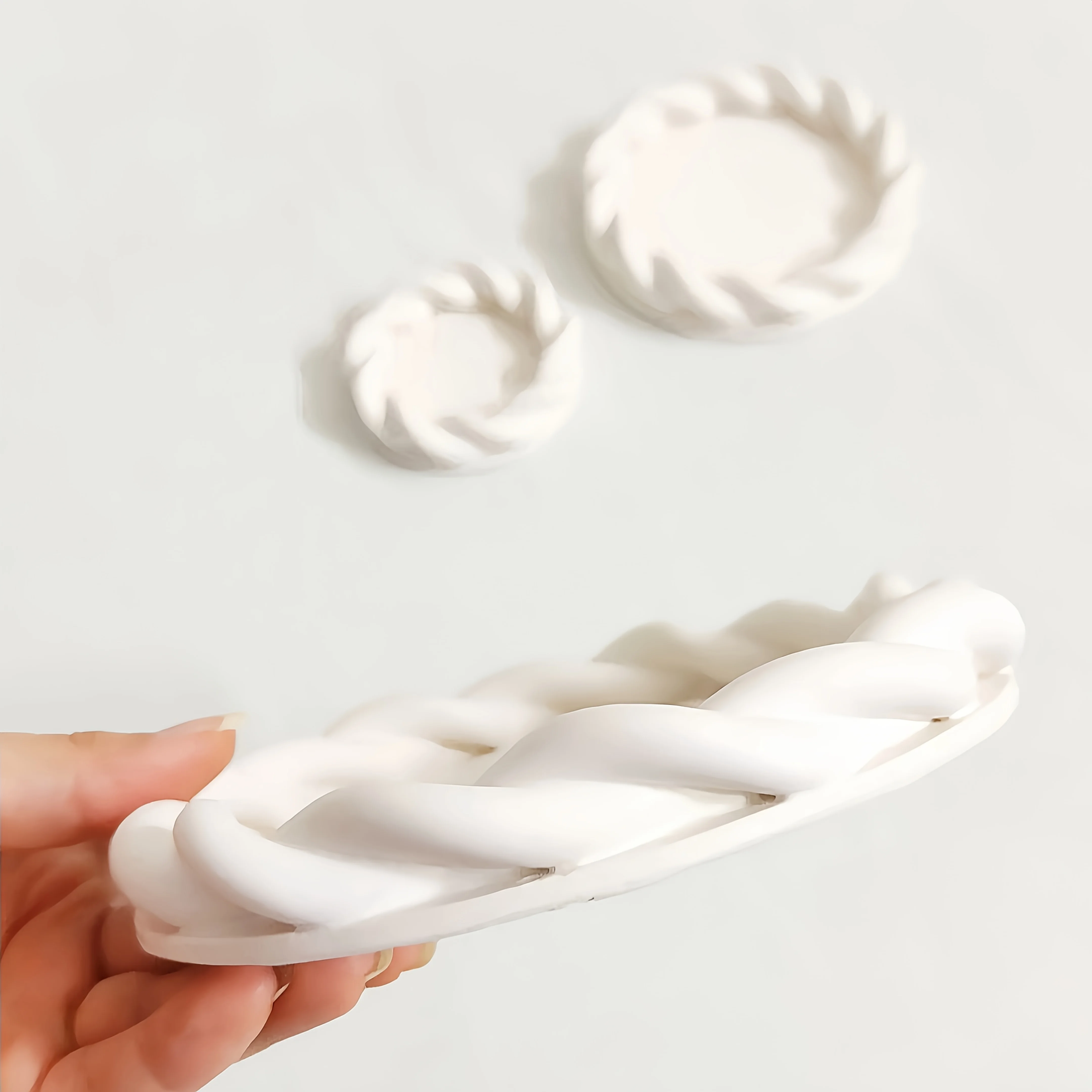1/3-teilige runde Silikonform mit Hanfseil-Design, ein elegantes Hanfseil-Muster, eine vielseitige DIY-Bastelform, geeignet für Gips. – Detail 1