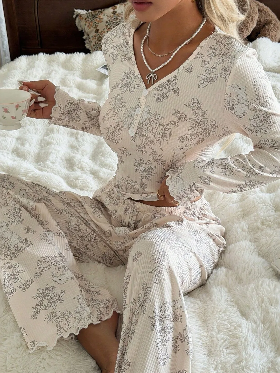 Printed Long Sleeve Long Pants Home Clothes Sleepwear Set Women Comfortable V-Neck Pullover Autumn Season Suitable for Outdoor
