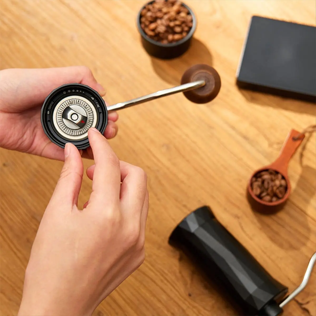 n14r-top-professional-manual-coffee-grinder-all-metal-anti-slip-portable-with-burr-ideal-for-home-and-travel