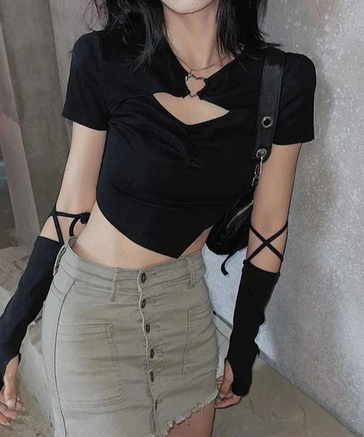 تي شيرت نسائي قصير الأكمام Harajuku صيفي مجوف بتصميم نحيف على الطراز الكوري فوق السرة