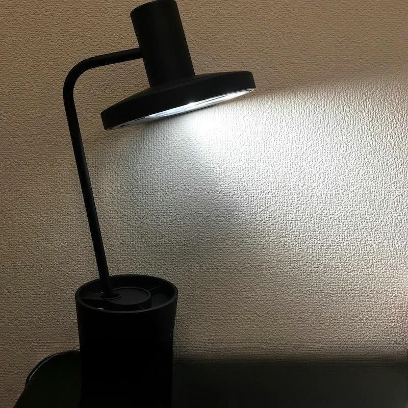 Appearance too light LED high-performance eye protection desk lamp, writing and reading lamp