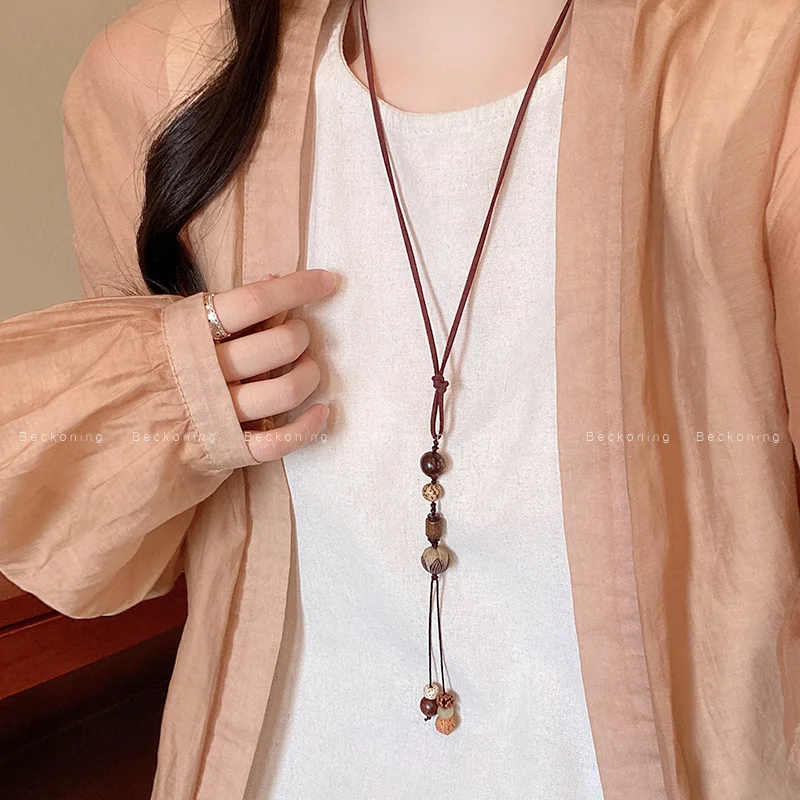 New Chinese-Style Bodhi Lotus Necklace for Women, Vintage Ethnic Style, Fashionable Niche Sweater Chain, Long Versatile Accessory Wholesale